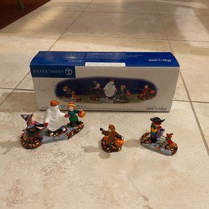 Dept. 56 Heritage Dickens Snow Village Trick or Treat Kids set of 3 #54937